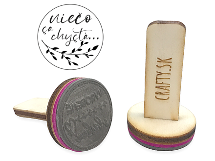 Razítko s dřevěnou rukojetí 30mm - Něco se chystá