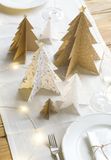 Vánoční papír bílý s potiskem A4 - šišky a větvičky