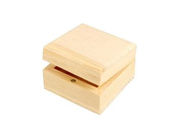 Dřevěná krabička 6x6x3,5cm