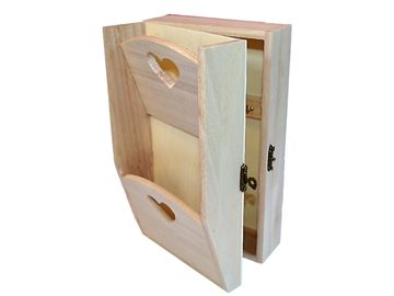 Dřevěná skříňka na klíče a listy