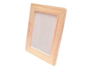Dřevěný zaoblený rámeček na fotografii 15x21cm