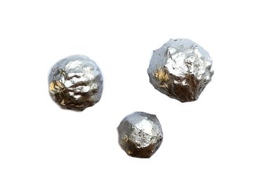 Sušené metalické ořechy Dino 3ks - stříbrné